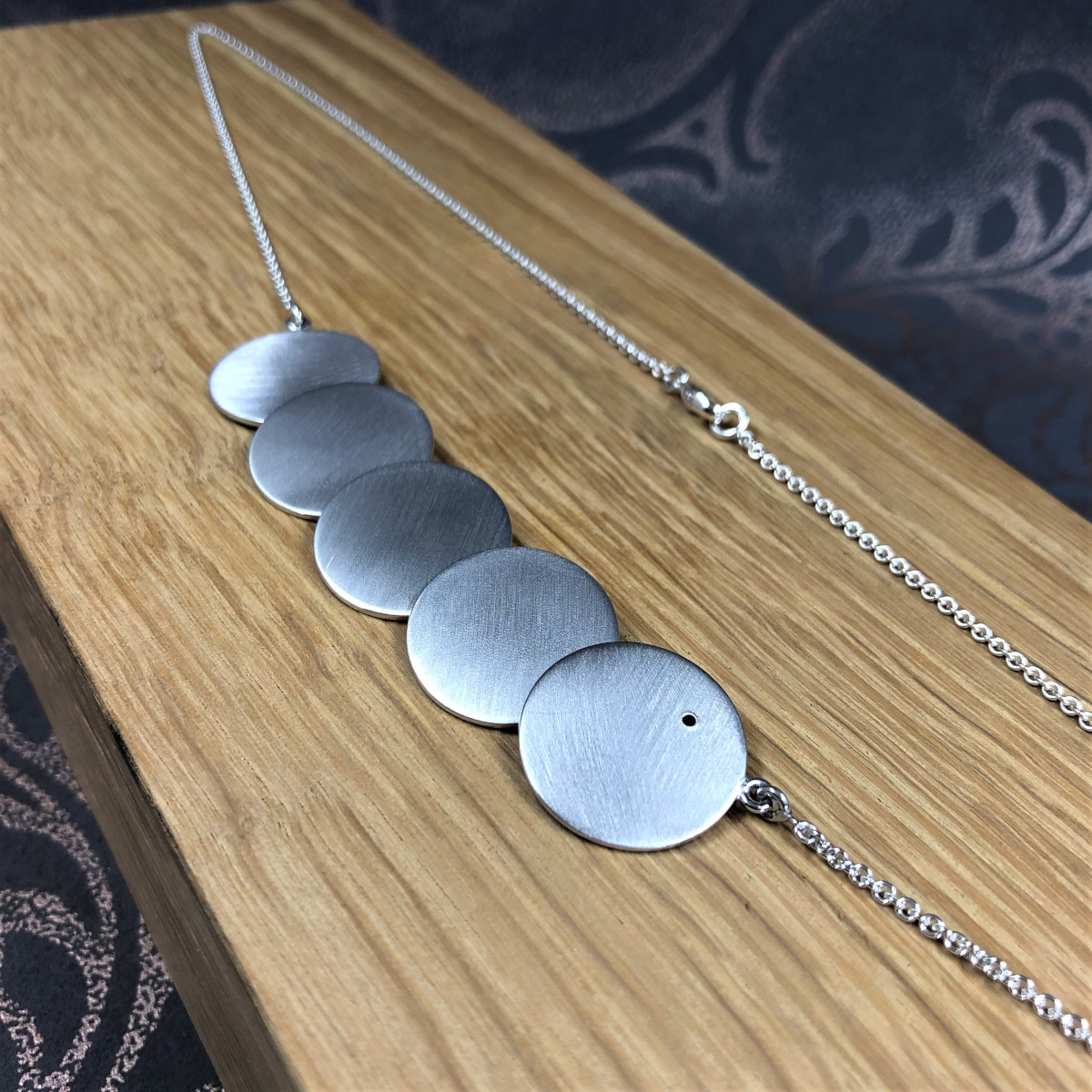 Silverhalsband, silverbrickor, egendesign