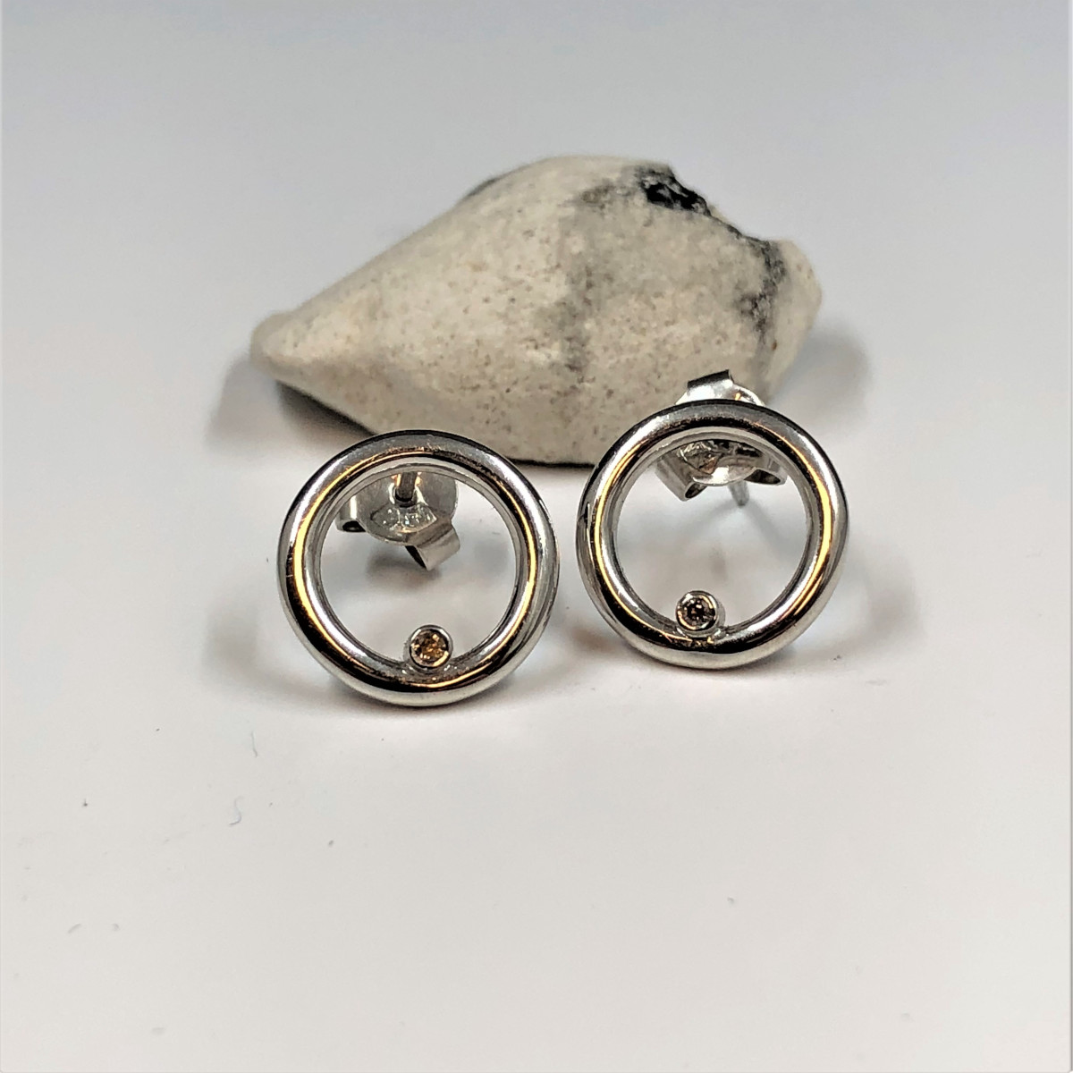 Guldörhängen, vitguldsörhängen, diamantörhängen